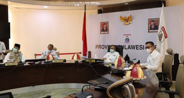 Kepala Dinas Kominfopers, Safaruddin, mengikuti Rapat Penanganan Pandemi Covid-19 dan Rencana Pelaksanaan Vaksinasi dipimpin Presiden Jokowi secara virtual