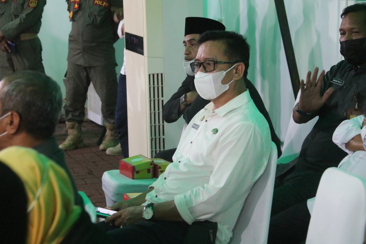 Kepala Dinas Kominfopers, Safaruddin menghadiri Rapat Paripurna