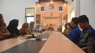 Rapat Bersama Staf IKP