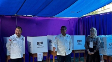 Memantau Sejumlah TPS