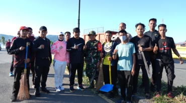 Momentum Jumat Bersih, Pj Bahtiar Gerakan Gotong Royong Bersihkan Sulbar dari Sampah