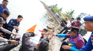 Pemprov – Polda Sulbar Sebar Rumpon di Teluk Mamuju, Persiapkan Kawasan Mancing Gratis