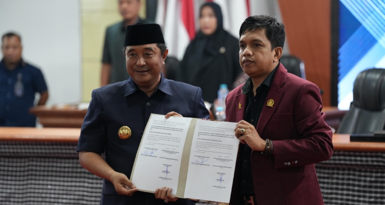 DPRD dan Pemprov Sahkan Kitab Pembangunan Sulbar 20 Tahun ke Depan