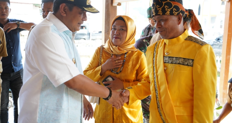 Pj Bahtiar Sapa Warga Mambi, 4  Perwakilan Sampaikan Pesan Adat