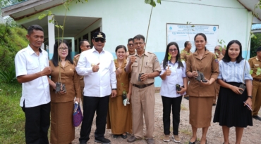 Kunjungi  SMAN 1 Mambi, Pj Bahtiar Dorong Pelajar Peduli Lingkungan