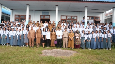 Pj Bahtiar Kunjungi SMA 1 Tabulahan, Kepala Sekolah “ini sejarah bagi sekolah kami. Tak Akan Terlupakan”