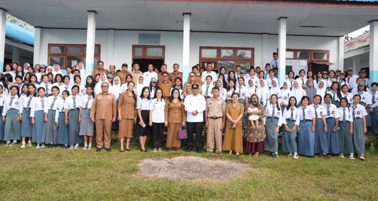 Pj Bahtiar Kunjungi SMA 1 Tabulahan, Kepala Sekolah “ini sejarah bagi sekolah kami. Tak Akan Terlupakan”