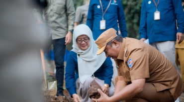 Peringati Hari Statistik, BPS Sulbar Turut Tanam Sukun Dukung Pemprov dalam Menjaga Lingkungan