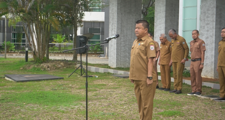 Menjadi pembina apel