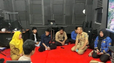Dikunjungi Dinas Kominfo Mateng, Dinas Kominfopers Sulbar Bagikan Informasi Penguatan Peran dan Fungsi PPID
