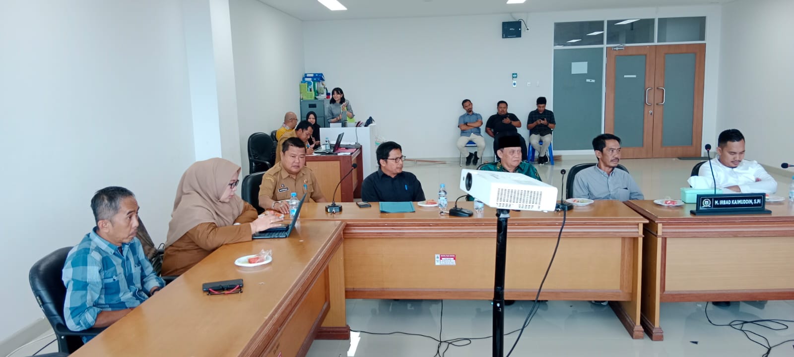 Kadis Kominfo Perss Mustari Mula mengikuti Rapat Persiapan Pembentukan Tim Seleksi Calon Komisioner